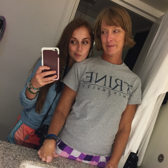 Meet Your Posher, Lori! - Picture 5 of 8